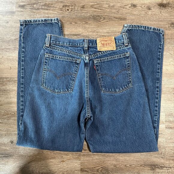 Vintage Levis Womens 10 560 Loose Fit Straight Jeans High Rise Made in USA - Picture 1 of 5